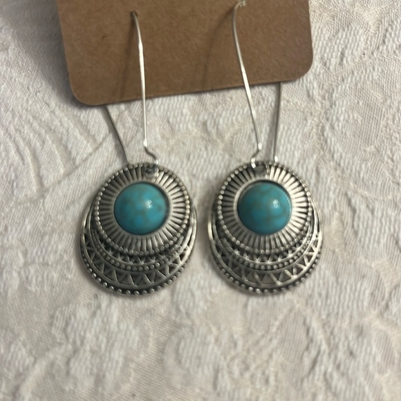 Christmas sale! New silvertone boho earrings - Picture 2 of 3